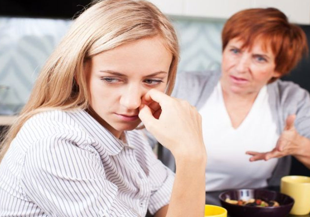 h_pethera_moy_thelei_na_me_dhlhthriasei