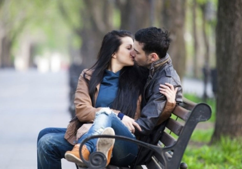 evdomadiaies_provlepseis