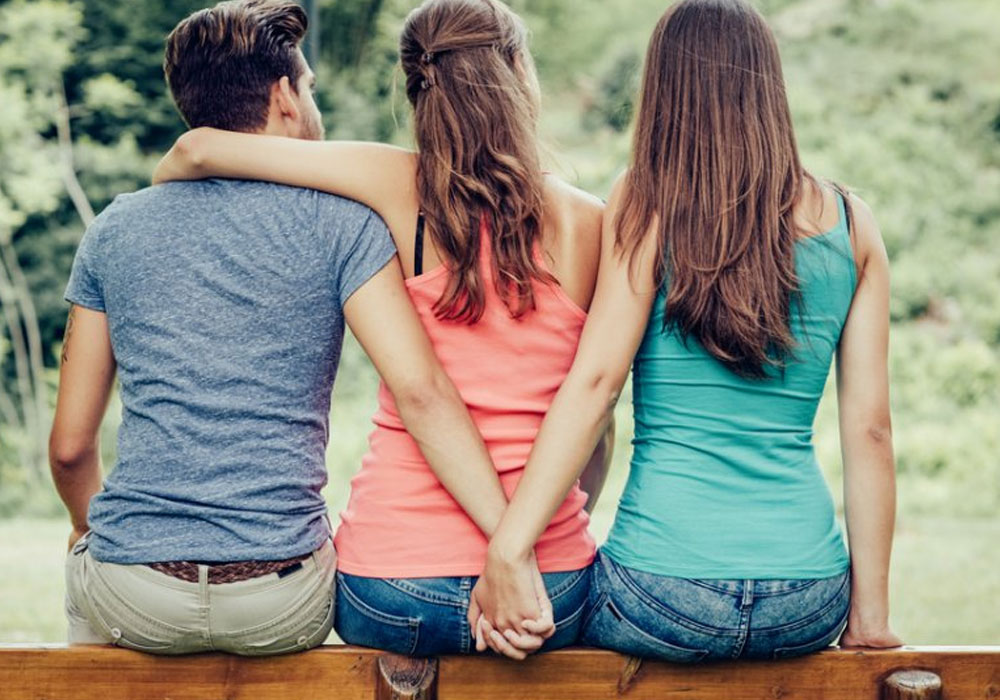 erwteythka_enan_pantremeno