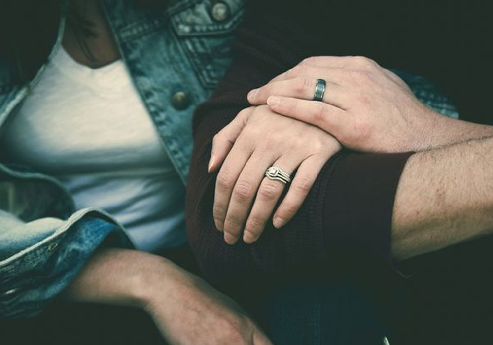 erwteythka_thn_korh_ths-gynaikas_moy